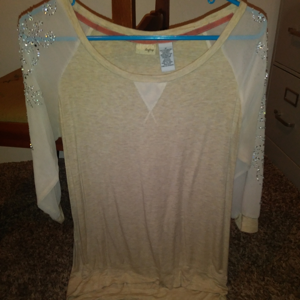 Beautiful Daytrip Embellished 3/4 Sleeve Top